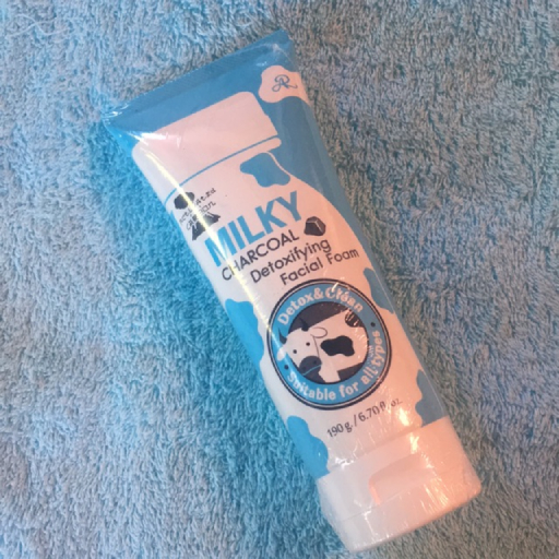 Ar Milky Charcoal Detoxifying Foam Original Face Wash